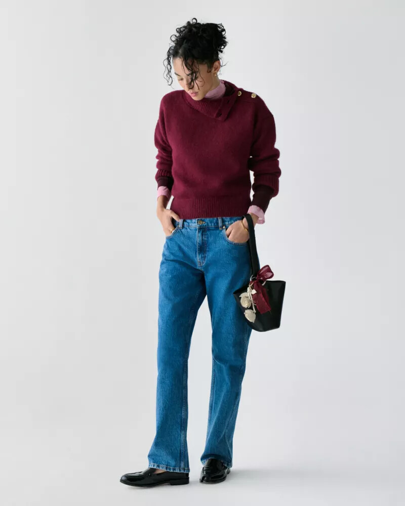 gola alta com botões decorativos romã assada