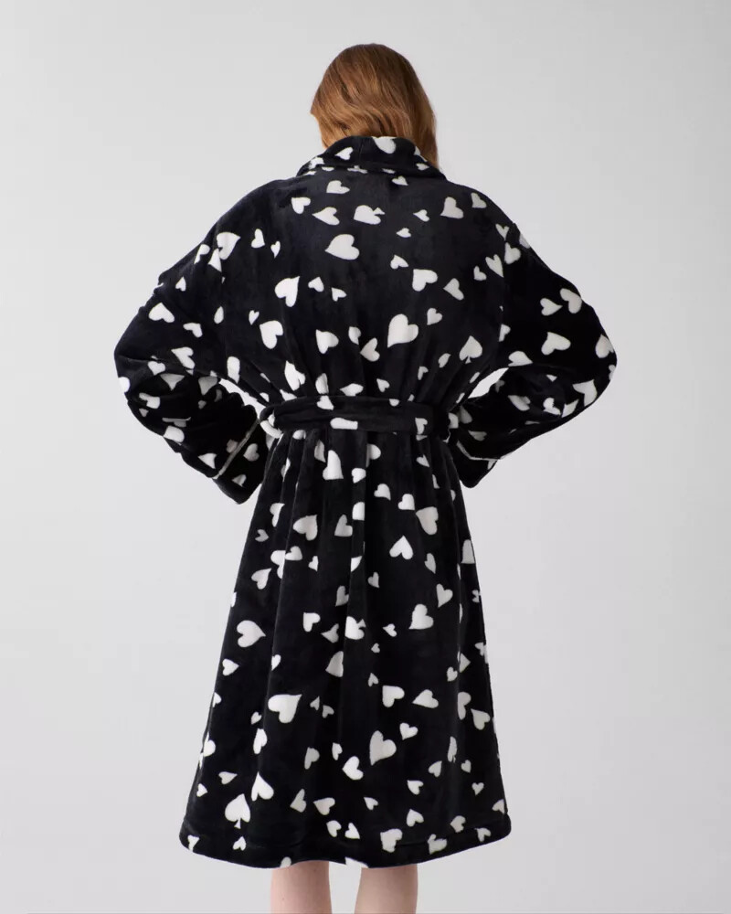 robe longo preto com estampa de coração