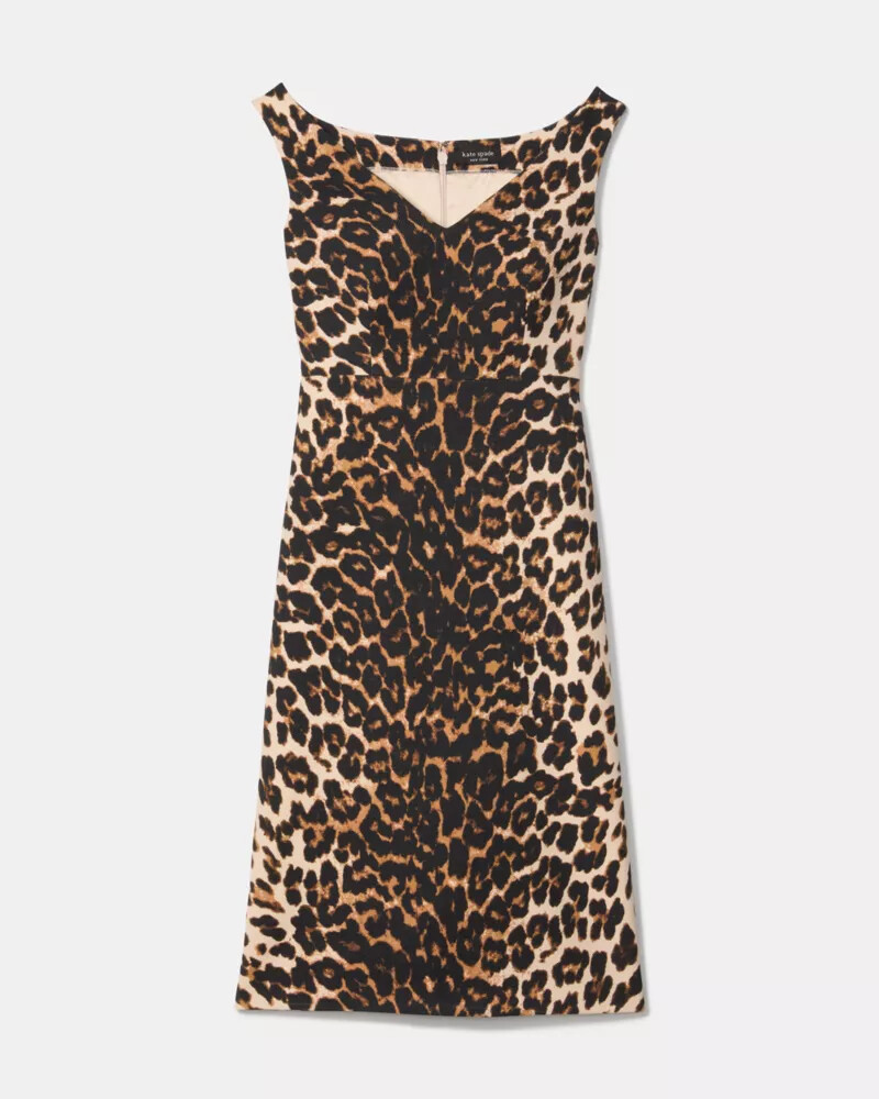 vestido midi com decote em v e estampa de leopardo cor creme.