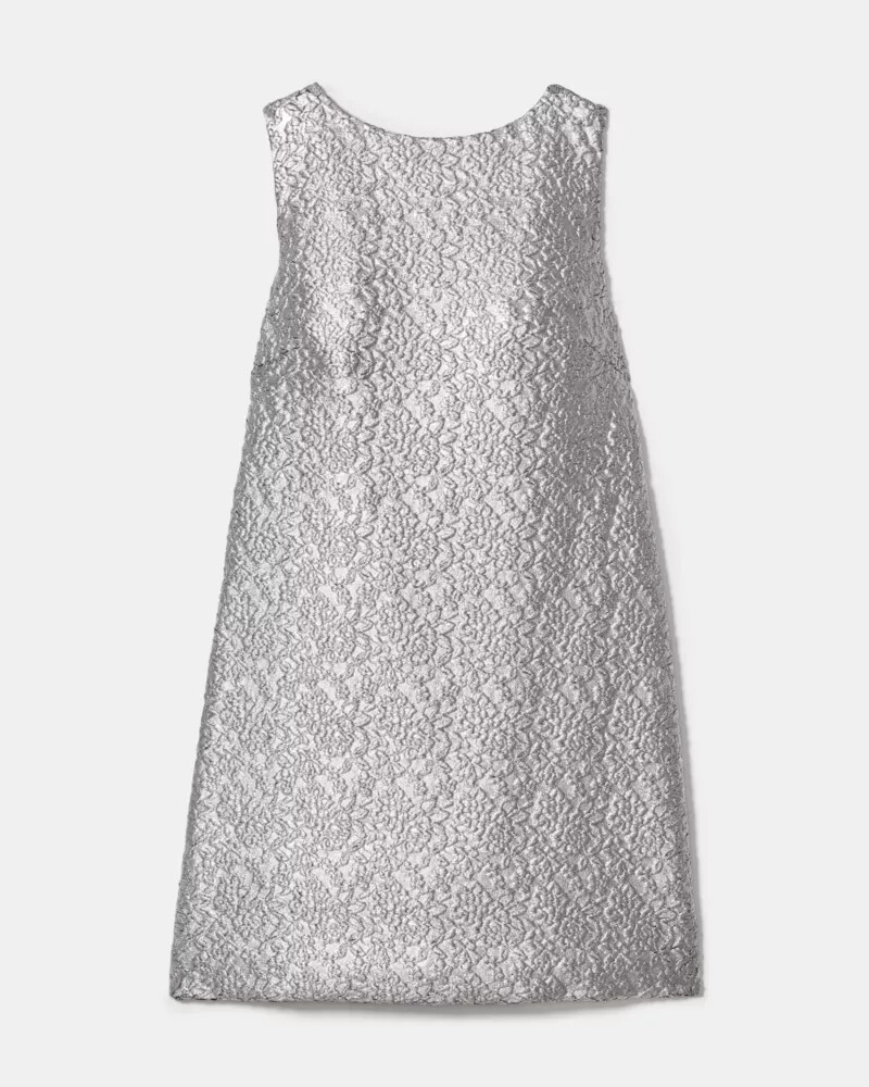 vestido evasê com renda metalizada prateada