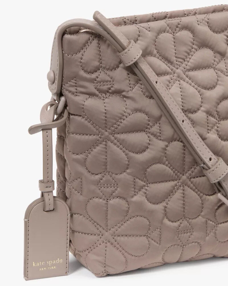 bolsa transversal pequena acolchoada tilly com estampa de paisagem urbana