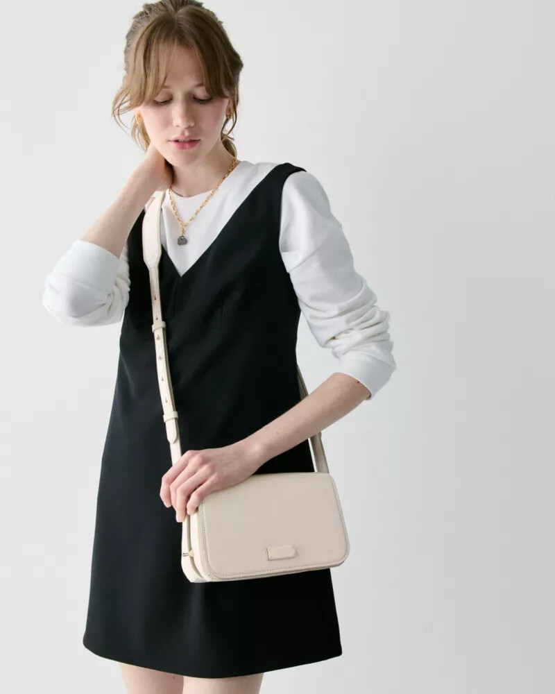 bolsa transversal liv crinkle patent leite de caju
