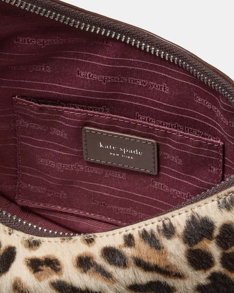 bolsa transversal duo leopard haircalf com estampa de leopardo multicolorida