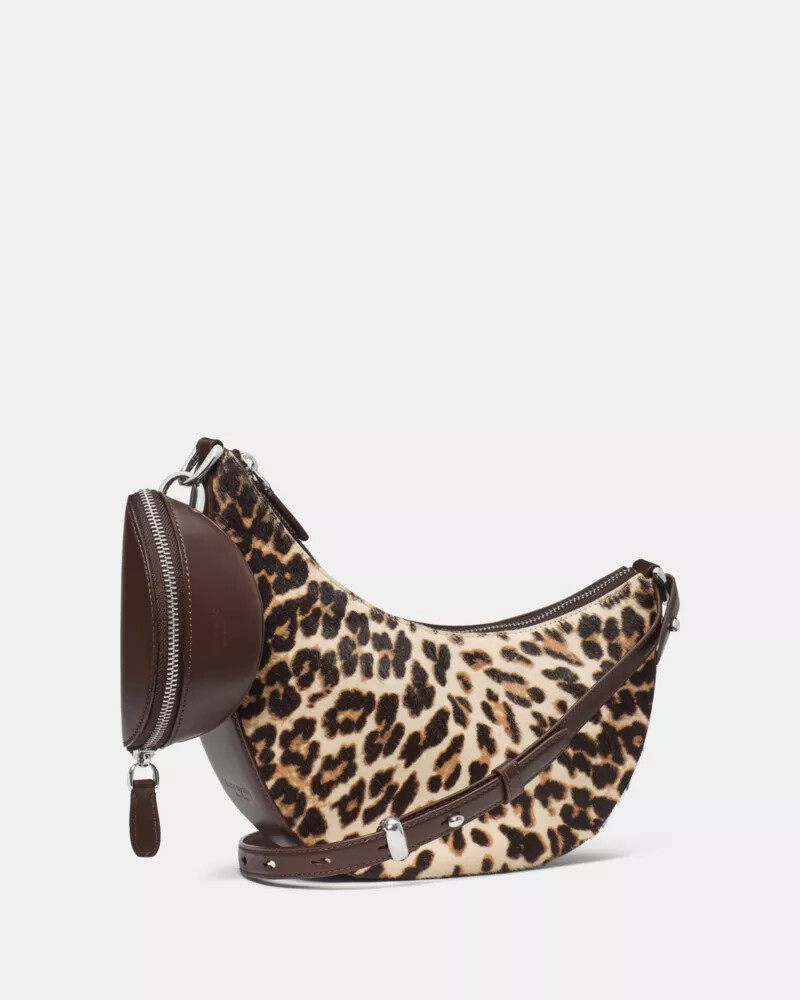 bolsa transversal duo leopard haircalf com estampa de leopardo multicolorida