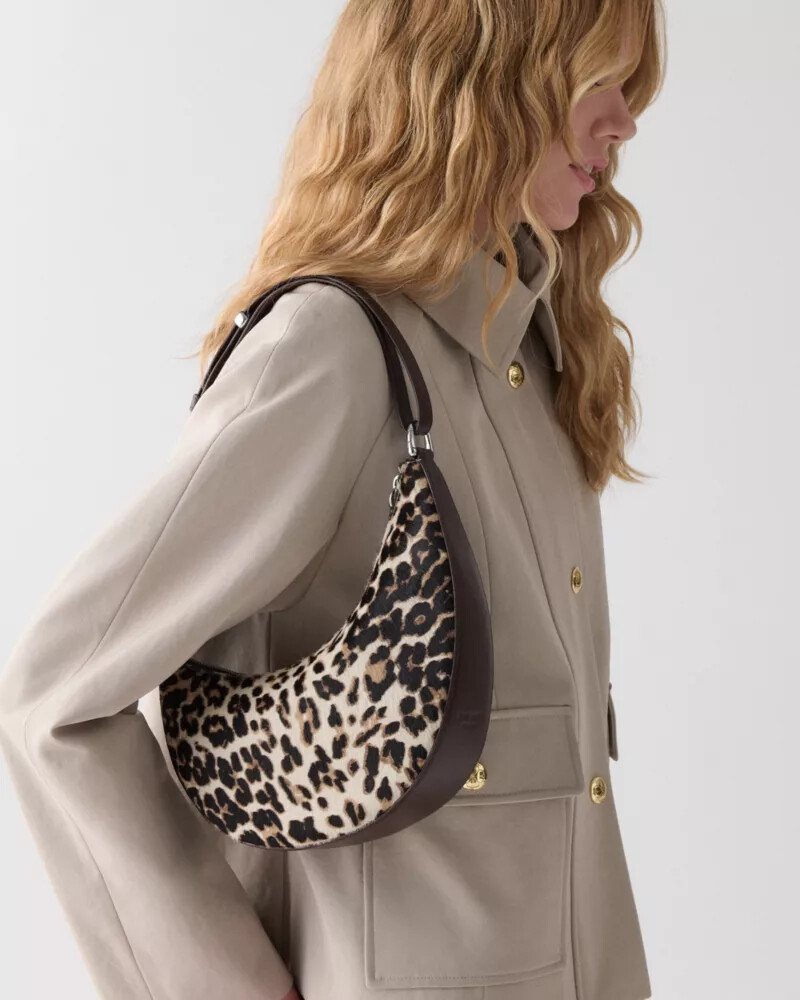 bolsa transversal duo leopard haircalf com estampa de leopardo multicolorida