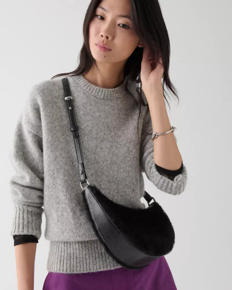 bolsa transversal duo shearling bear preta multicolorida
