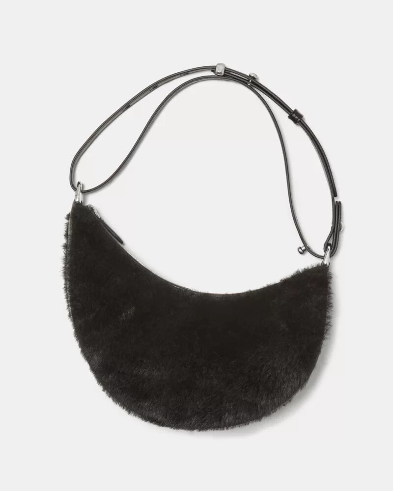 bolsa transversal duo shearling bear preta multicolorida