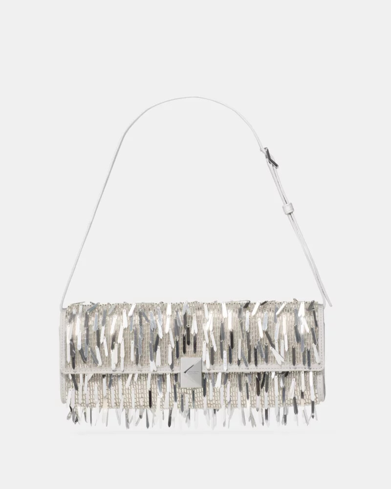 mini bolsa de ombro macia com detalhes decorativos prateada