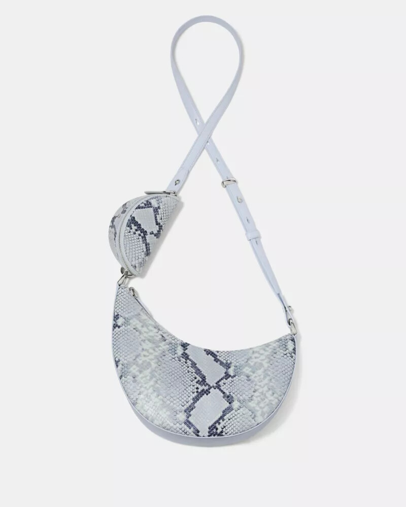 bolsa transversal duo snake com estampa cor safira clara.