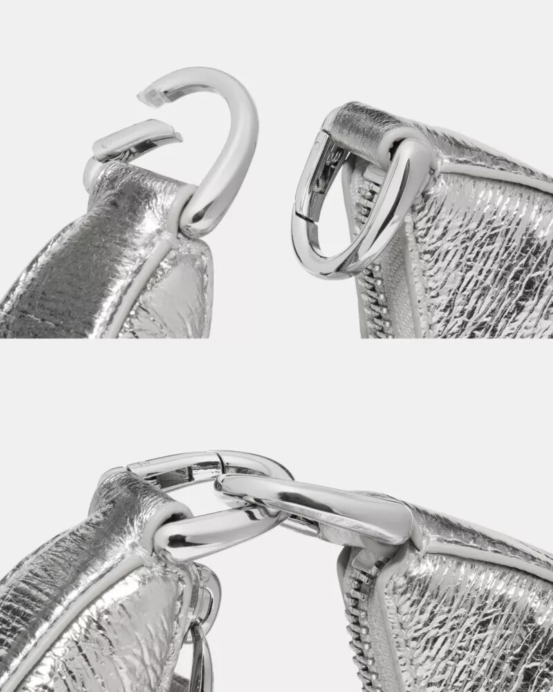bolsa transversal duo em couro metálico texturizado prateado