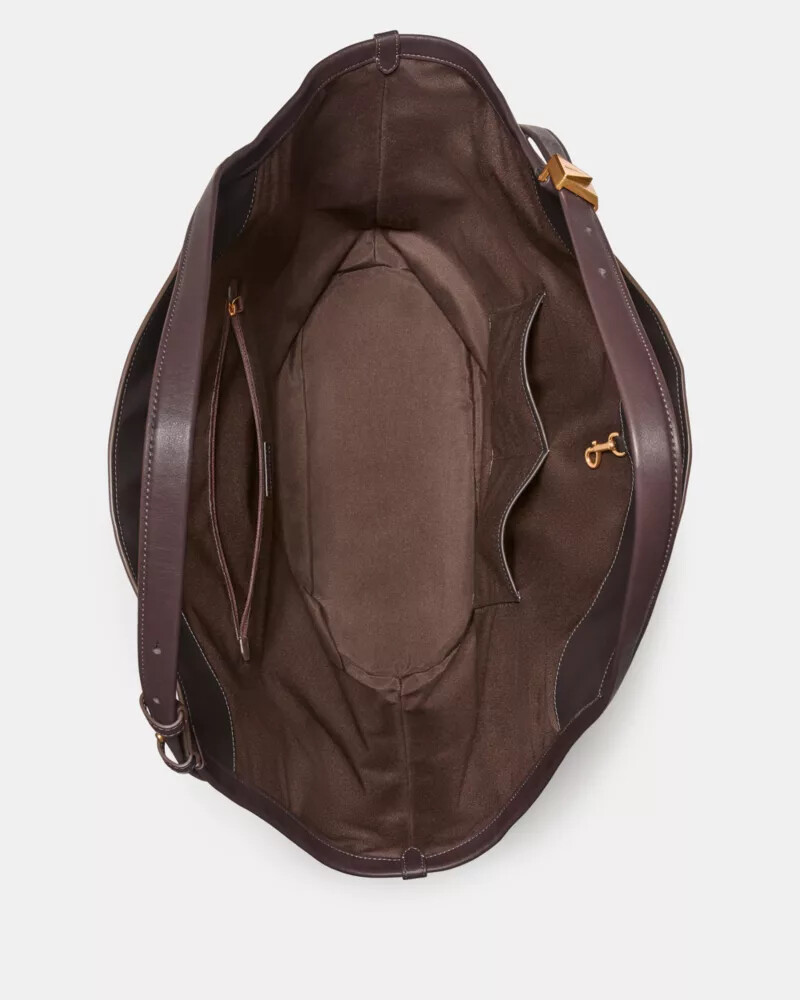 bolsa tote grande tulipa em camurça deco cor chocolate quente.