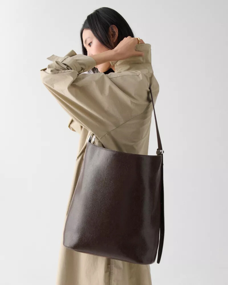 bolsa grande de couro vidrado halo com estampa de calda de chocolate quente
