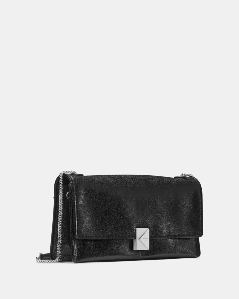 bolsa de ombro deco em couro macio com acabamento brilhante preta.