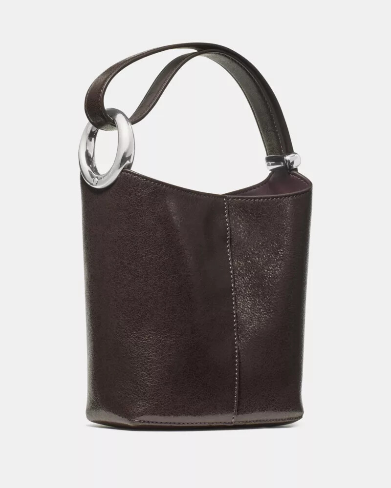 bolsa mini balde de couro glaceado halo com estampa de calda de chocolate quente