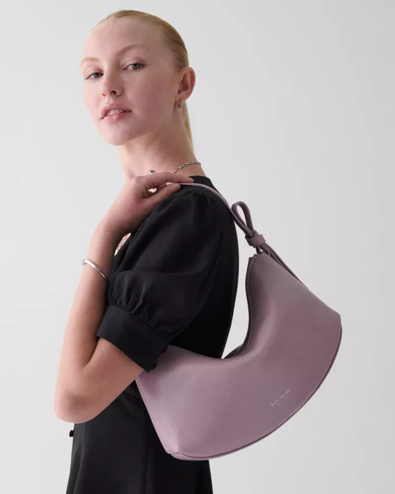 bolsa de ombro loop em couro envernizado roxa