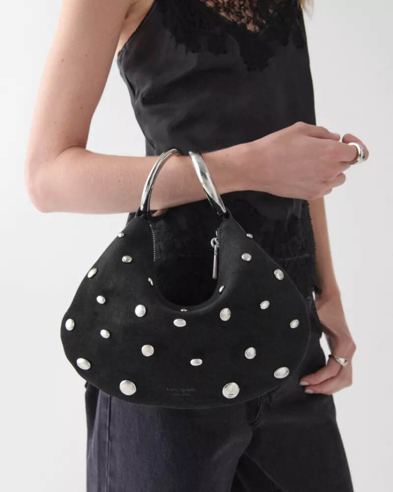 bolsa bracelete com tachas preta