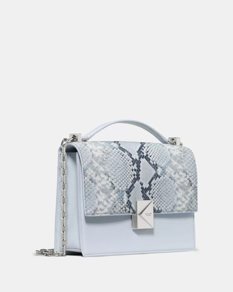 bolsa de ombro com corrente e estampa de cobra deco cor safira clara multicolorida
