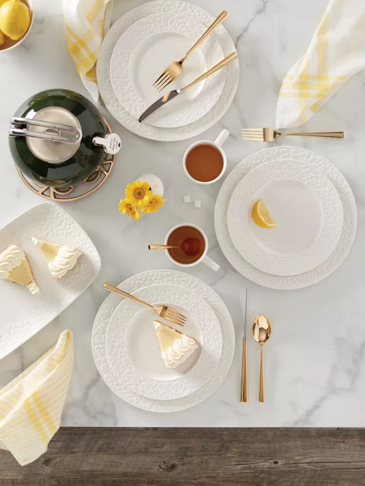 conjunto de pratos decorativos blossom lane cor pergaminho.