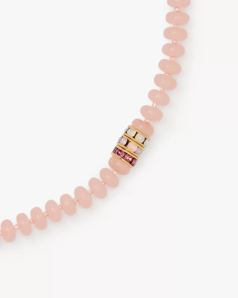 colar de contas rosa