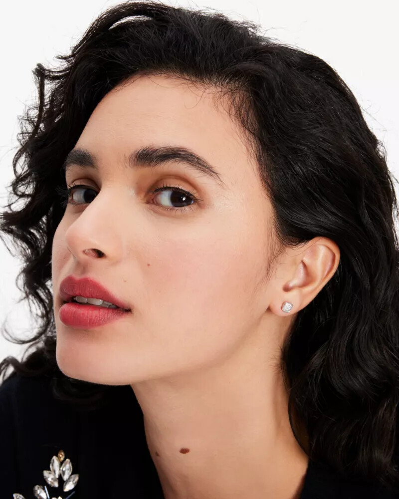 brincos kate spade fine time to shine com diamantes pavé em prata