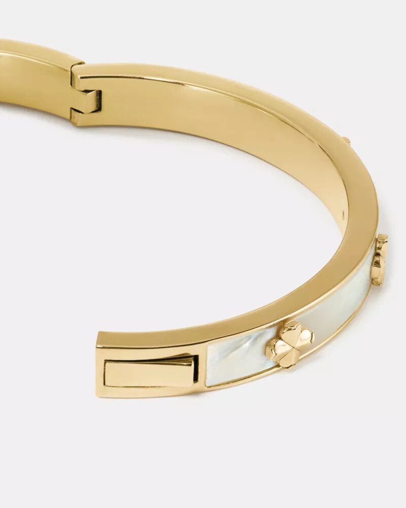 pulseira articulada em forma de flor de pá com madrepérola.