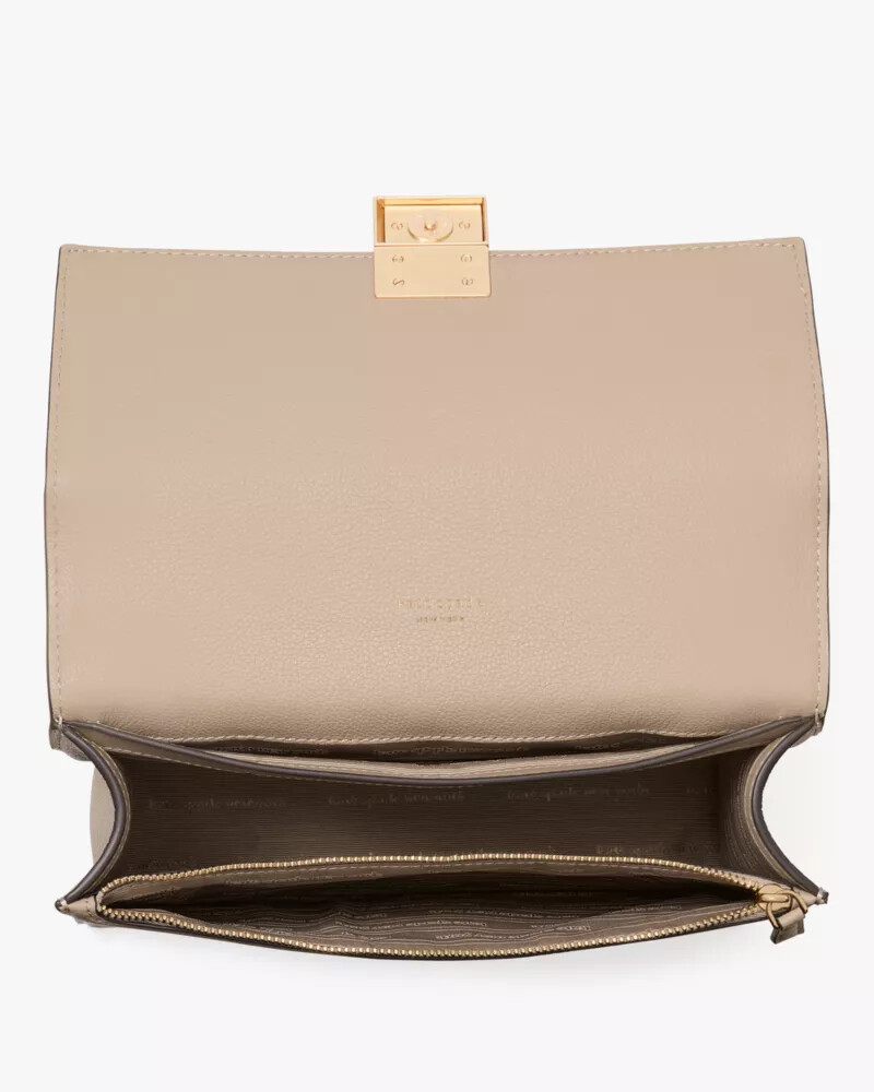 bolsa de ombro deco chain na cor taupe atemporal