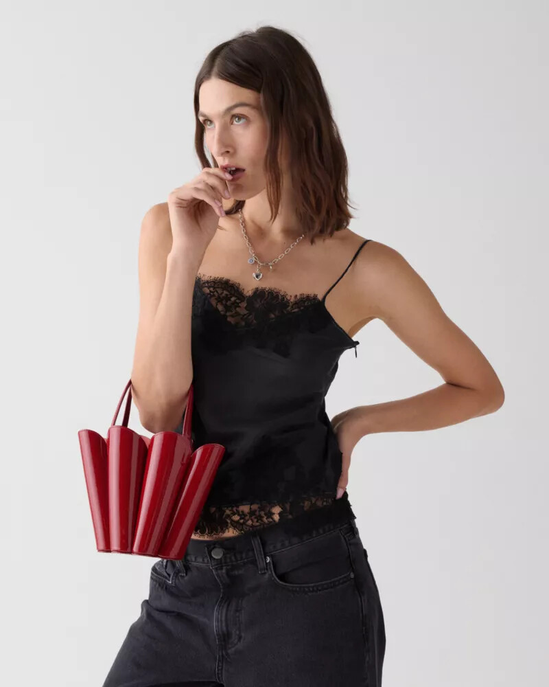 bolsa balde de flores patent spade escarlate escuro