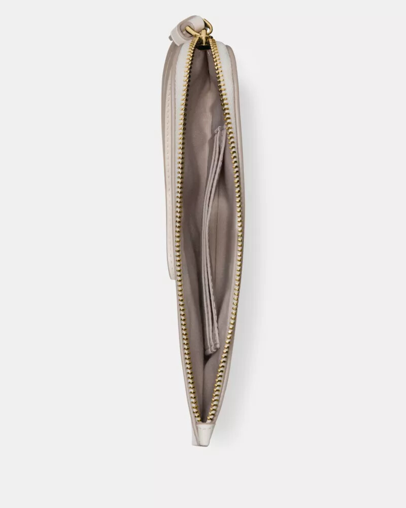 leite de caju zippy wristlet