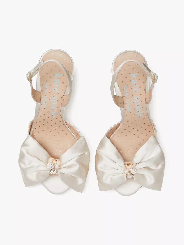 sapatos de salto alto happily slingback cor marfim para noivas