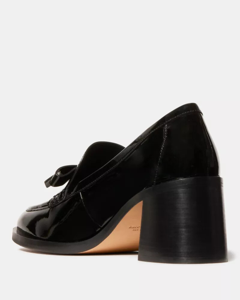 mocassim de salto com laço decorativo preto