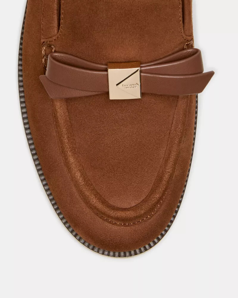 mocassim com laço decorativo chocolate quente