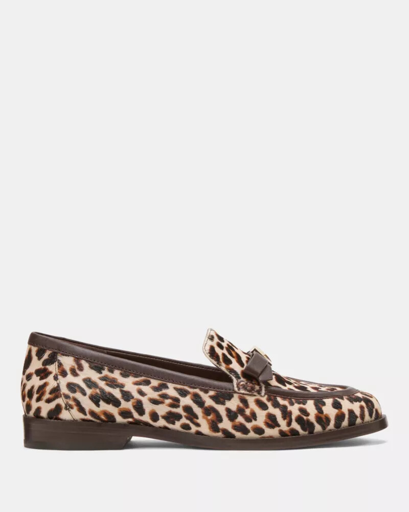 mocassim com laço decorativo leite de caju multicolorido