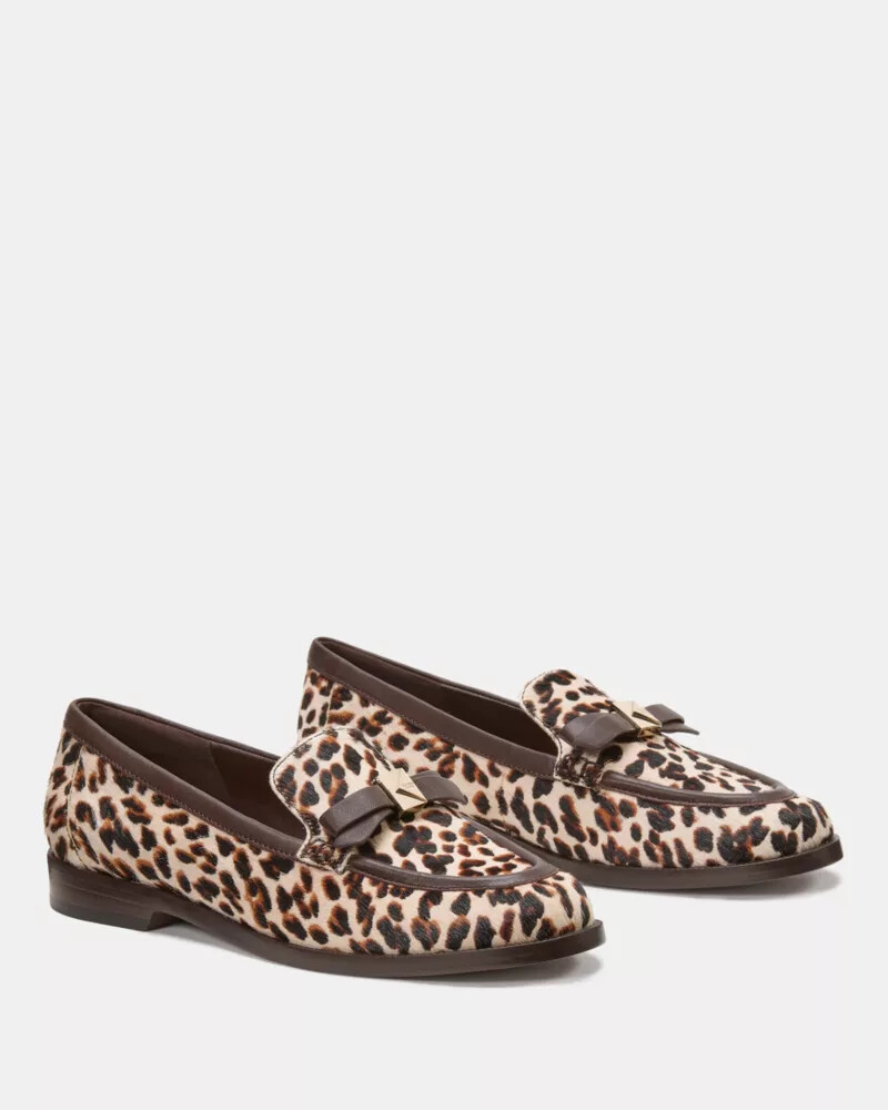 mocassim com laço decorativo leite de caju multicolorido