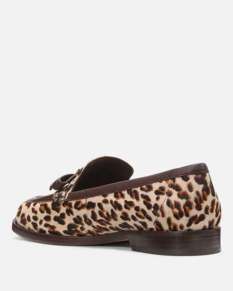 mocassim com laço decorativo leite de caju multicolorido
