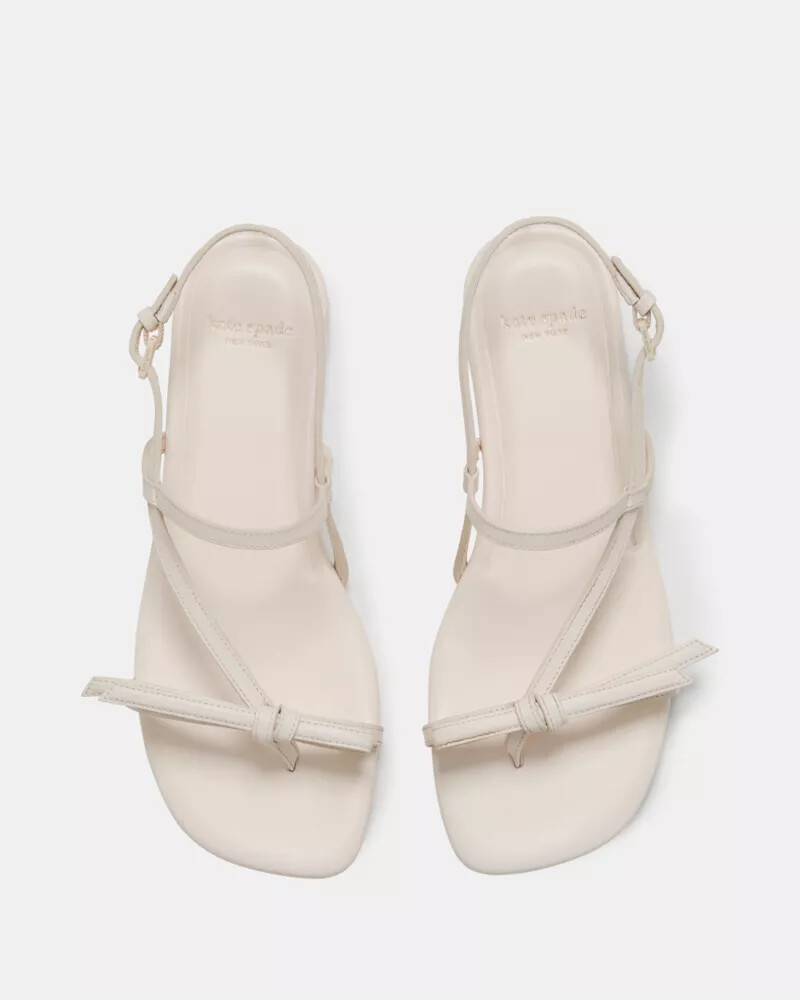 sandália rasteira loop creme