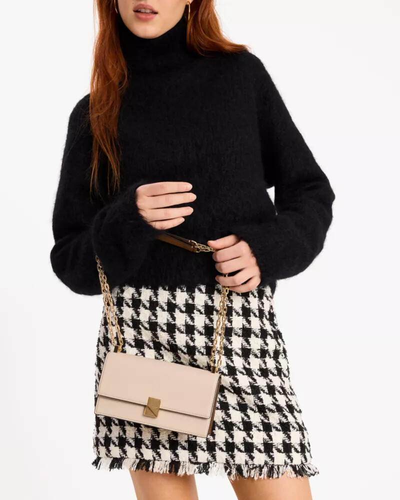 bolsa transversal mini com aba e corrente deco colorblock em vidro leitoso multicolorido