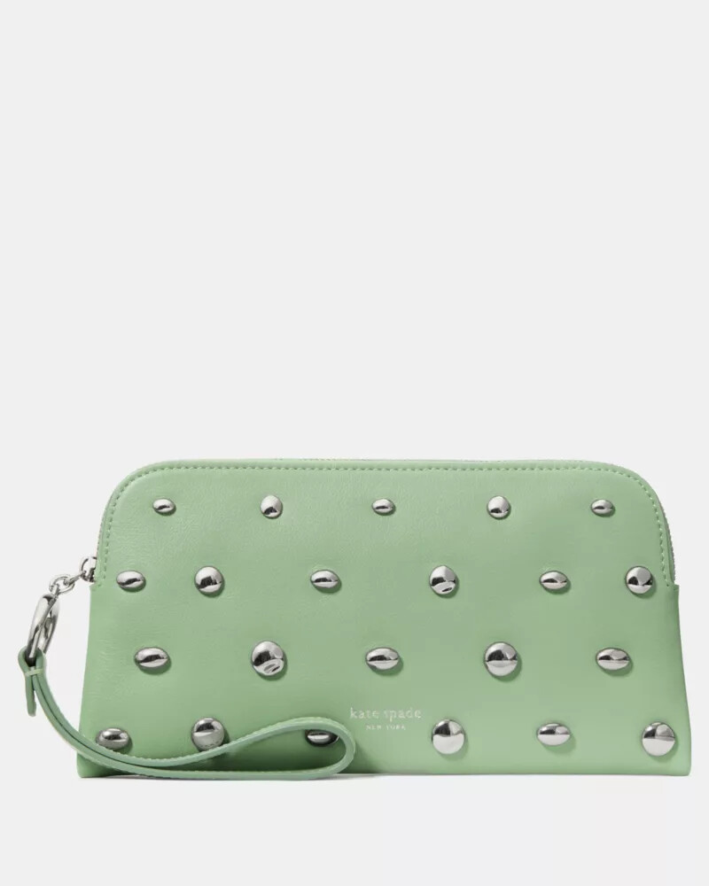 carteira de pulso halo studded na cor verde sálvia.
